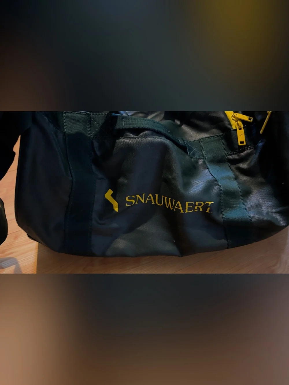 Snauwaert Court Bag in Dark Green/Yellow